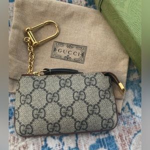 AUTHENTIC GUCCI GG SUPREME KEY POUCH Excellent Condition *